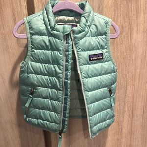 Patagonia Kid’s Down Puffer Vest Size: 12-18 months